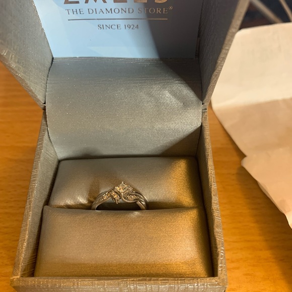 1/4 CT 10KWG wedding set (2 pieces) see photos from Zales originally $879 sz 4.5 - Picture 3 of 6